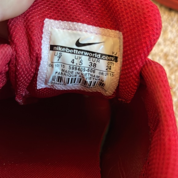 Red Nike Thea - Picture 5 of 9